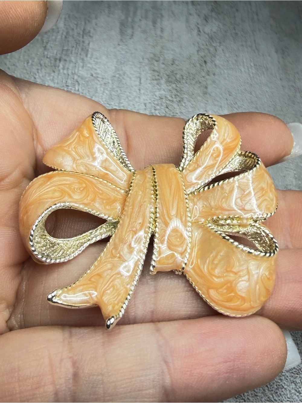 Vintage Tanya Creations TC Peach Enamel Bow Brooch Gold Tone 2 Inches - Picture 4 of 11